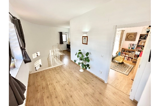 Villa in Pego zu verkaufen, Espace de vie 320 m², Baujahr 2009, Klimaanlage, Terrain 1166 m², 5 Chambres &agrave; coucher, 4 Badezimmer, Pool, ref.: O-V98014-28