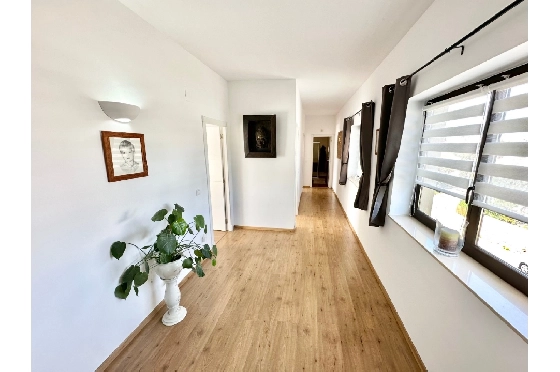 Villa in Pego zu verkaufen, Espace de vie 320 m², Baujahr 2009, Klimaanlage, Terrain 1166 m², 5 Chambres &agrave; coucher, 4 Badezimmer, Pool, ref.: O-V98014-31