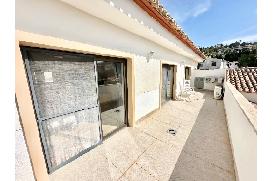 Villa in Pego zu verkaufen, Espace de vie 320 m², Baujahr 2009, Klimaanlage, Terrain 1166 m², 5 Chambres &agrave; coucher, 4 Badezimmer, Pool, ref.: O-V98014-37