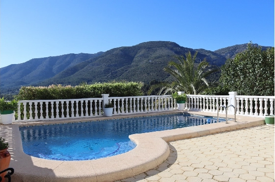 Villa in Benigembla zu verkaufen, Espace de vie 199 m², Terrain 833 m², 4 Chambres &agrave; coucher, 4 Badezimmer, Pool, ref.: PT-26003-2
