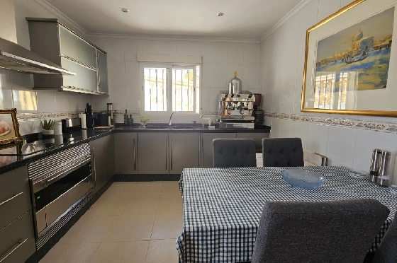 Villa in Pego zu verkaufen, Espace de vie 312 m², Baujahr 2005, Klimaanlage, Terrain 1027 m², 5 Chambres &agrave; coucher, 5 Badezimmer, Pool, ref.: O-V98114-18
