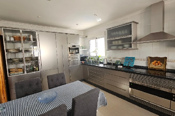 Villa in Pego zu verkaufen, Espace de vie 312 m², Baujahr 2005, Klimaanlage, Terrain 1027 m², 5 Chambres &agrave; coucher, 5 Badezimmer, Pool, ref.: O-V98114-19