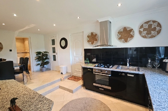 Villa in Pego zu verkaufen, Espace de vie 312 m², Baujahr 2005, Klimaanlage, Terrain 1027 m², 5 Chambres &agrave; coucher, 5 Badezimmer, Pool, ref.: O-V98114-50