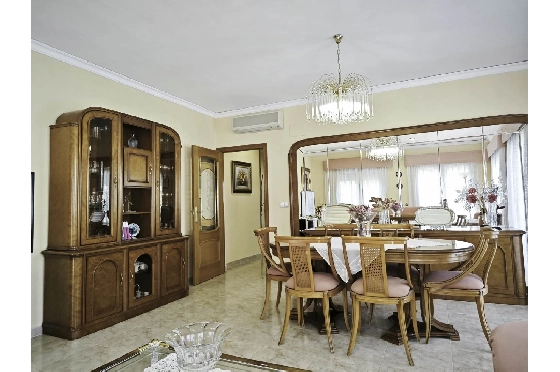 Villa in Pedreguer zu verkaufen, Espace de vie 270 m², Klimaanlage, Terrain 400 m², 3 Chambres &agrave; coucher, 3 Badezimmer, Pool, ref.: CO-C20952-35