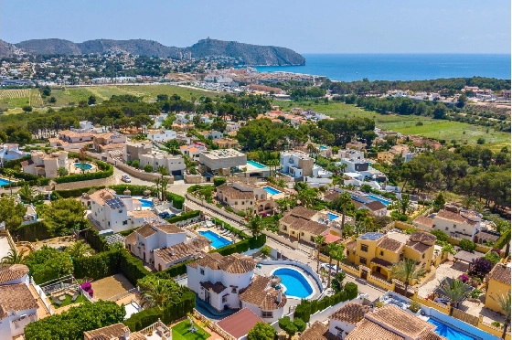 Villa in Moraira zu verkaufen, Espace de vie 290 m², Baujahr 2003, + Ofen, Klimaanlage, Terrain 847 m², 3 Chambres &agrave; coucher, 3 Badezimmer, Pool, ref.: AM-12692DR-13