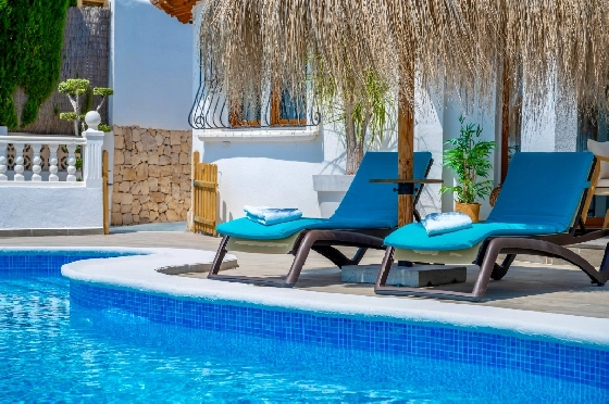 Villa in Moraira zu verkaufen, Espace de vie 290 m², Baujahr 2003, + Ofen, Klimaanlage, Terrain 847 m², 3 Chambres &agrave; coucher, 3 Badezimmer, Pool, ref.: AM-12692DR-19
