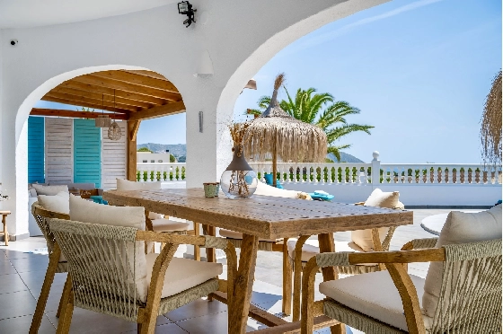 Villa in Moraira zu verkaufen, Espace de vie 290 m², Baujahr 2003, + Ofen, Klimaanlage, Terrain 847 m², 3 Chambres &agrave; coucher, 3 Badezimmer, Pool, ref.: AM-12692DR-22