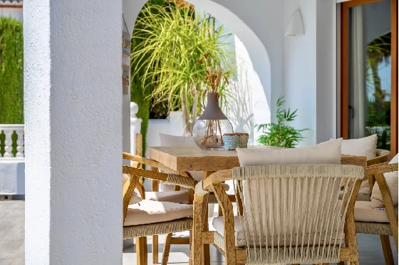 Villa in Moraira zu verkaufen, Espace de vie 290 m², Baujahr 2003, + Ofen, Klimaanlage, Terrain 847 m², 3 Chambres &agrave; coucher, 3 Badezimmer, Pool, ref.: AM-12692DR-23