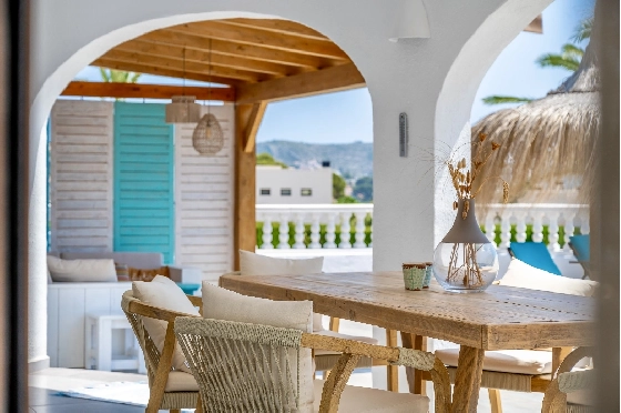 Villa in Moraira zu verkaufen, Espace de vie 290 m², Baujahr 2003, + Ofen, Klimaanlage, Terrain 847 m², 3 Chambres &agrave; coucher, 3 Badezimmer, Pool, ref.: AM-12692DR-25