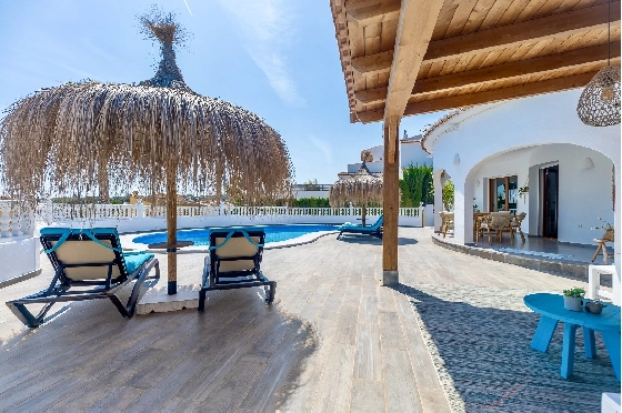 Villa in Moraira zu verkaufen, Espace de vie 290 m², Baujahr 2003, + Ofen, Klimaanlage, Terrain 847 m², 3 Chambres &agrave; coucher, 3 Badezimmer, Pool, ref.: AM-12692DR-27