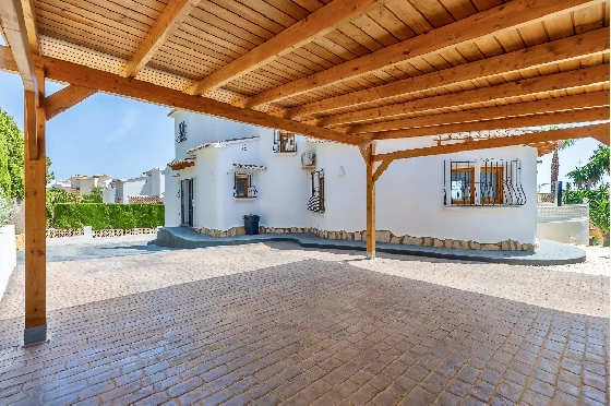 Villa in Moraira zu verkaufen, Espace de vie 290 m², Baujahr 2003, + Ofen, Klimaanlage, Terrain 847 m², 3 Chambres &agrave; coucher, 3 Badezimmer, Pool, ref.: AM-12692DR-35