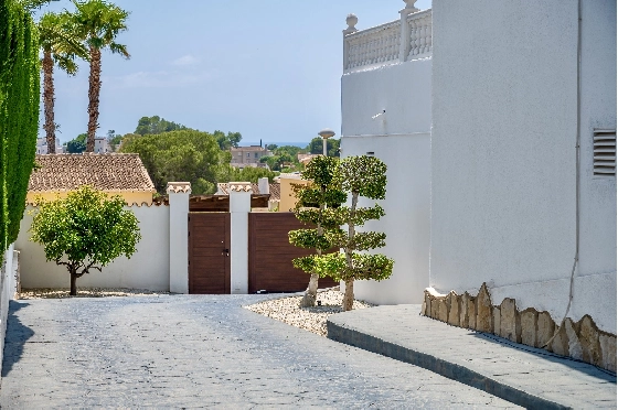 Villa in Moraira zu verkaufen, Espace de vie 290 m², Baujahr 2003, + Ofen, Klimaanlage, Terrain 847 m², 3 Chambres &agrave; coucher, 3 Badezimmer, Pool, ref.: AM-12692DR-36