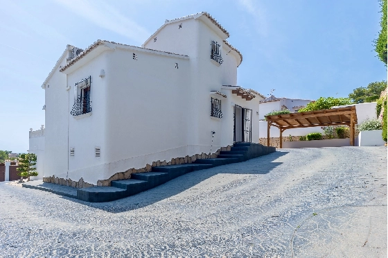 Villa in Moraira zu verkaufen, Espace de vie 290 m², Baujahr 2003, + Ofen, Klimaanlage, Terrain 847 m², 3 Chambres &agrave; coucher, 3 Badezimmer, Pool, ref.: AM-12692DR-37