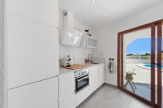 Villa in Moraira zu verkaufen, Espace de vie 290 m², Baujahr 2003, + Ofen, Klimaanlage, Terrain 847 m², 3 Chambres &agrave; coucher, 3 Badezimmer, Pool, ref.: AM-12692DR-41