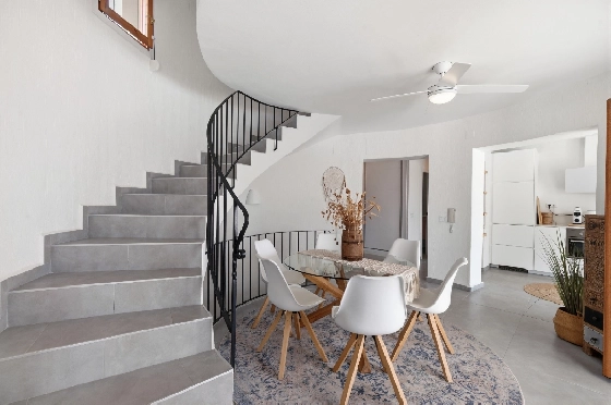 Villa in Moraira zu verkaufen, Espace de vie 290 m², Baujahr 2003, + Ofen, Klimaanlage, Terrain 847 m², 3 Chambres &agrave; coucher, 3 Badezimmer, Pool, ref.: AM-12692DR-44