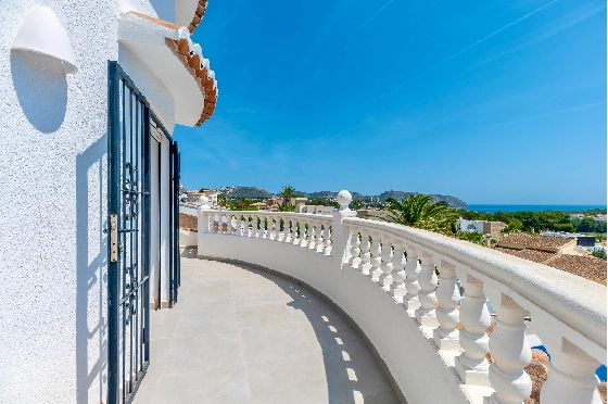 Villa in Moraira zu verkaufen, Espace de vie 290 m², Baujahr 2003, + Ofen, Klimaanlage, Terrain 847 m², 3 Chambres &agrave; coucher, 3 Badezimmer, Pool, ref.: AM-12692DR-49