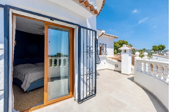 Villa in Moraira zu verkaufen, Espace de vie 290 m², Baujahr 2003, + Ofen, Klimaanlage, Terrain 847 m², 3 Chambres &agrave; coucher, 3 Badezimmer, Pool, ref.: AM-12692DR-50