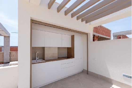 Eck-Reihenhaus in Los Alcazares zu verkaufen, Espace de vie 146 m², Zustand Erstbezug, Klimaanlage, Terrain 177 m², 3 Chambres &agrave; coucher, 2 Badezimmer, Pool, ref.: HA-LAN-480-Q01-20