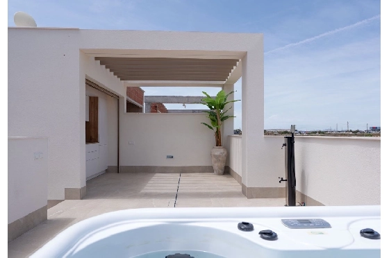 Eck-Reihenhaus in Los Alcazares zu verkaufen, Espace de vie 146 m², Zustand Erstbezug, Klimaanlage, Terrain 177 m², 3 Chambres &agrave; coucher, 2 Badezimmer, Pool, ref.: HA-LAN-480-Q01-22