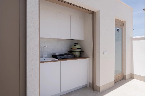 Eck-Reihenhaus in Los Alcazares zu verkaufen, Espace de vie 146 m², Zustand Erstbezug, Klimaanlage, Terrain 177 m², 3 Chambres &agrave; coucher, 2 Badezimmer, Pool, ref.: HA-LAN-480-Q01-25