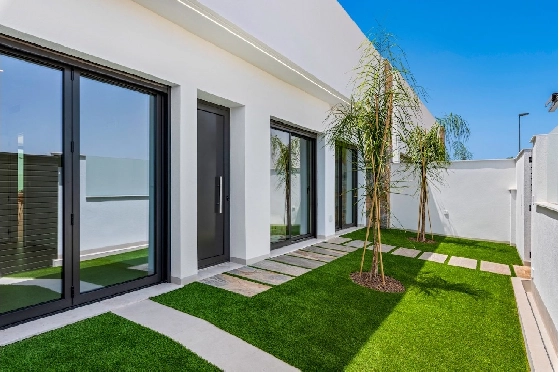 Villa in Los Alcazares zu verkaufen, Espace de vie 198 m², Zustand Erstbezug, Klimaanlage, Terrain 235 m², 3 Chambres &agrave; coucher, 2 Badezimmer, Pool, ref.: HA-LAN-501-E01-3