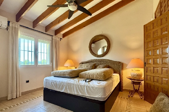 Villa in Pego - Monte Pego(Rafol) zu verkaufen, Espace de vie 259 m², Baujahr 1990, + Zentralheizung, Klimaanlage, Terrain 2400 m², 4 Chambres &agrave; coucher, 3 Badezimmer, Pool, ref.: JS-1026-16